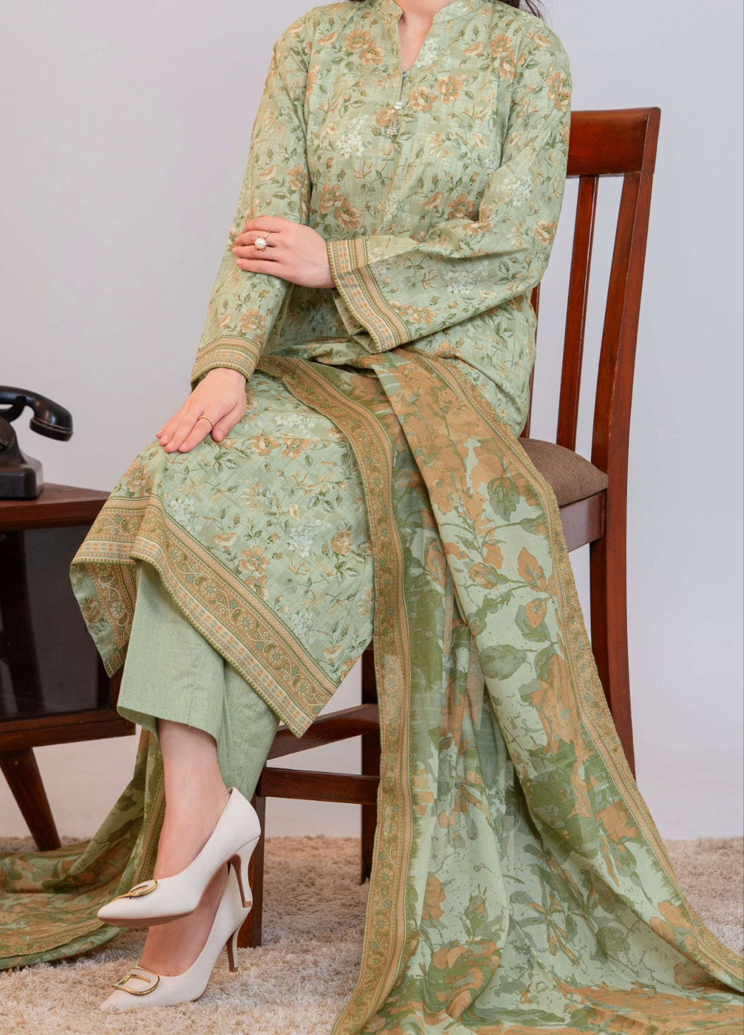 Nayab From Narmin by Narkin's Unstitched Printed Lawn 3 Piece Suit NUSLW3405 Summer Collection