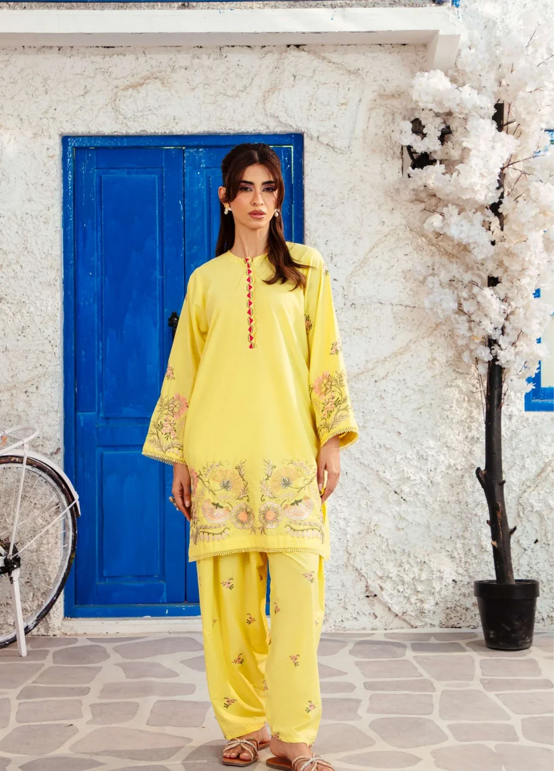 Noore by Amal RTW Embroidered Blended Lawn 2 Piece Suit Ayla Casual Collection