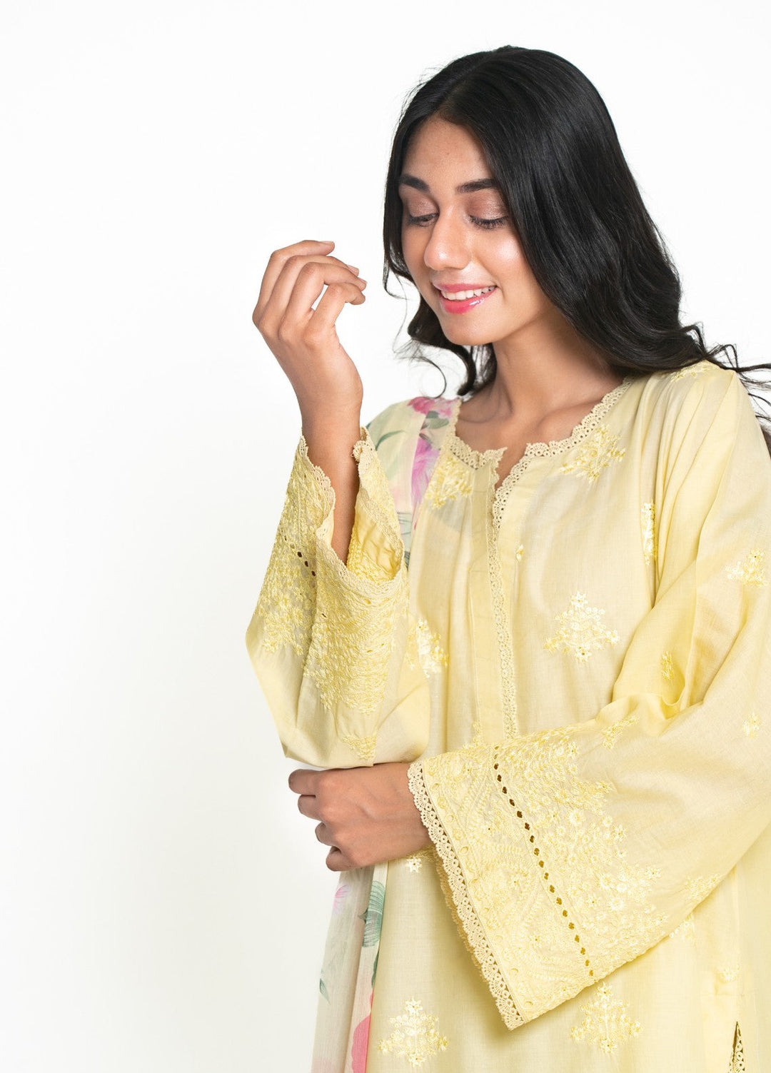 Zyna Lux Women RTW Embroidered Lawn 3 Piece Suit LUREA Casual Collection