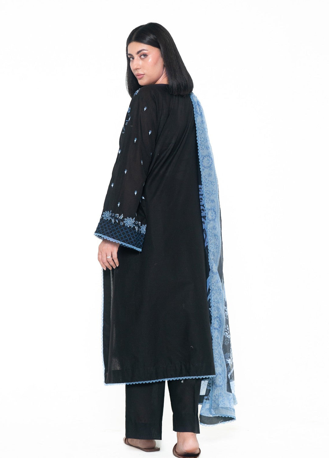 Zyna Lux Women RTW Embroidered Lawn 3 Piece Suit AMIRA Casual Collection