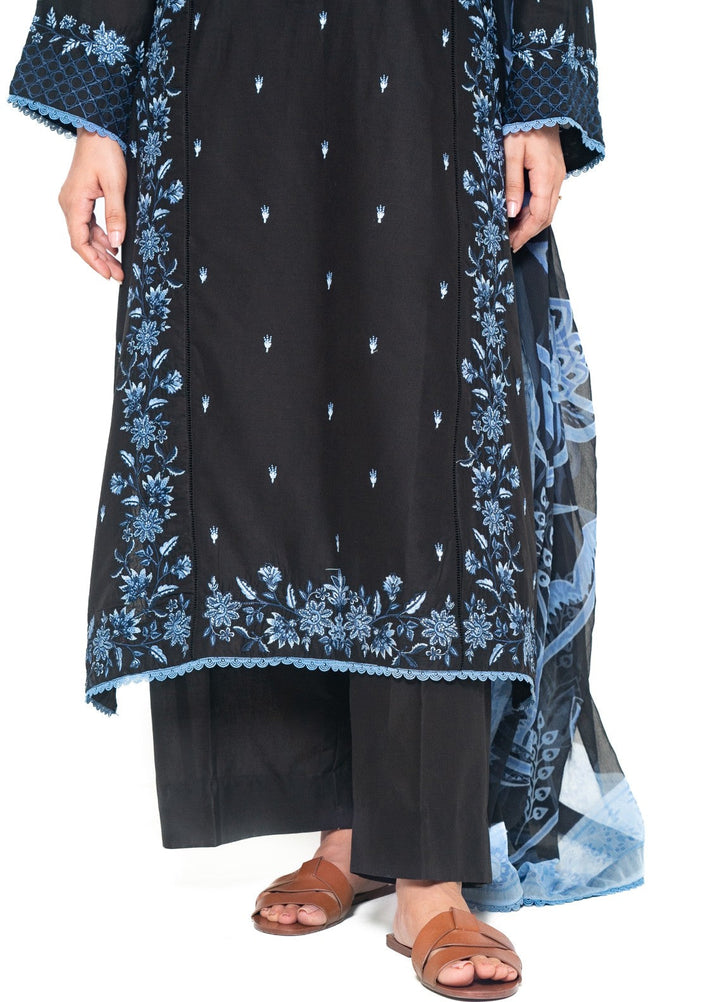 Zyna Lux Women RTW Embroidered Lawn 3 Piece Suit AMIRA Casual Collection