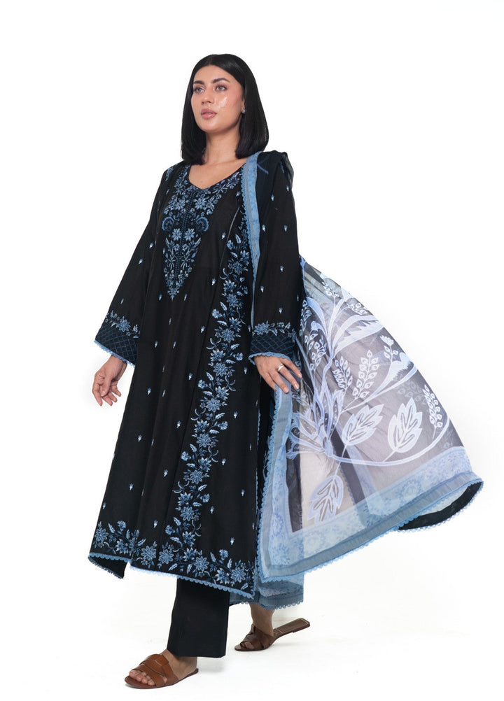 Zyna Lux Women RTW Embroidered Lawn 3 Piece Suit AMIRA Casual Collection