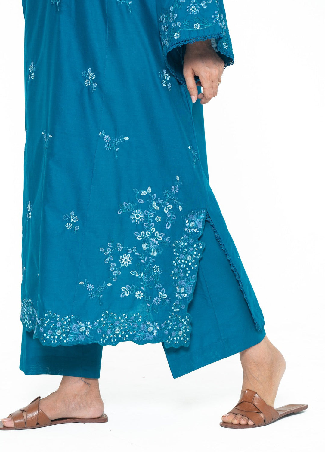 Zyna Lux Women RTW Embroidered Lawn 3 Piece Suit ORIA Casual Collection