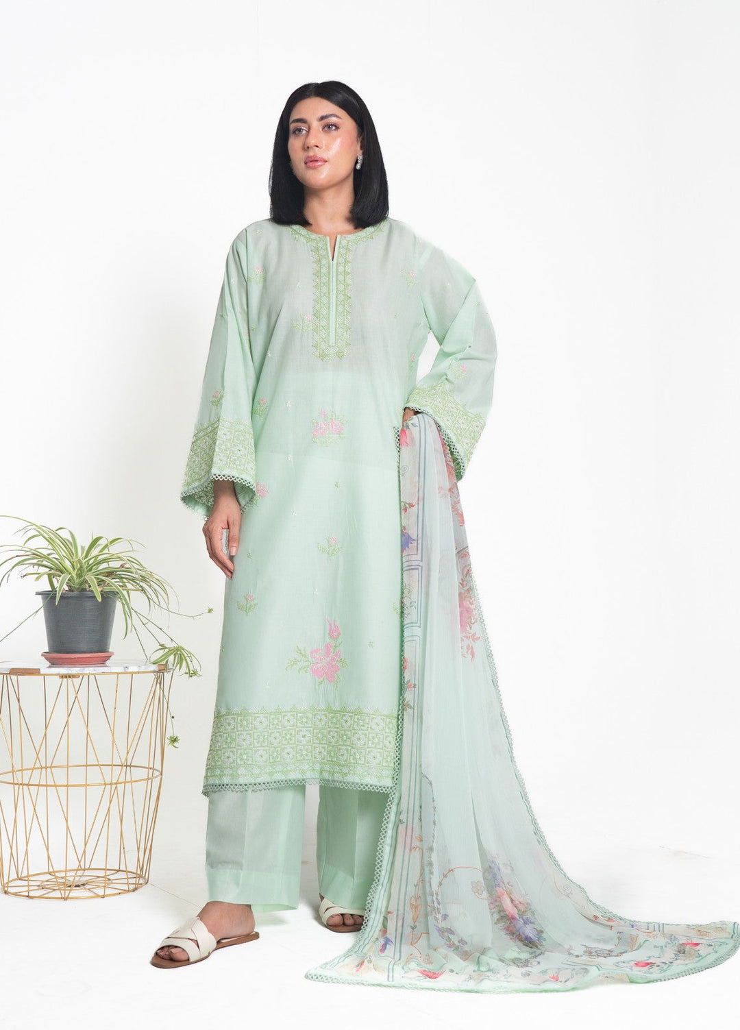 Zyna Lux Women RTW Embroidered Lawn 3 Piece Suit VIREL Casual Collection
