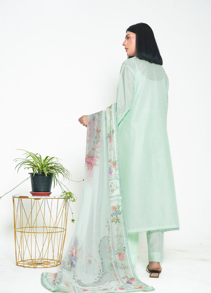 Zyna Lux Women RTW Embroidered Lawn 3 Piece Suit VIREL Casual Collection