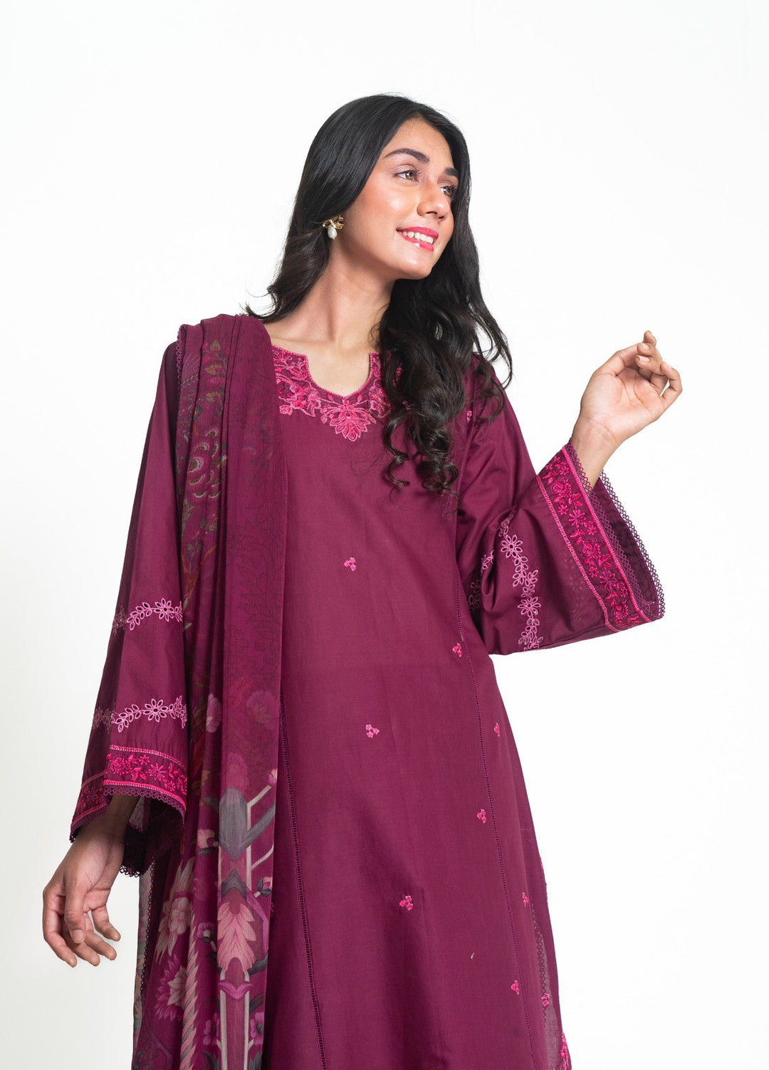 Zyna Lux Women RTW Embroidered Lawn 3 Piece Suit IVARA Casual Collection