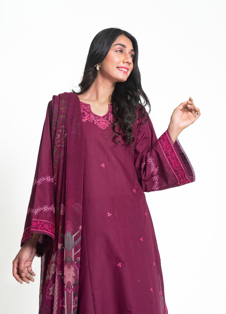 Zyna Lux Women RTW Embroidered Lawn 3 Piece Suit IVARA Casual Collection