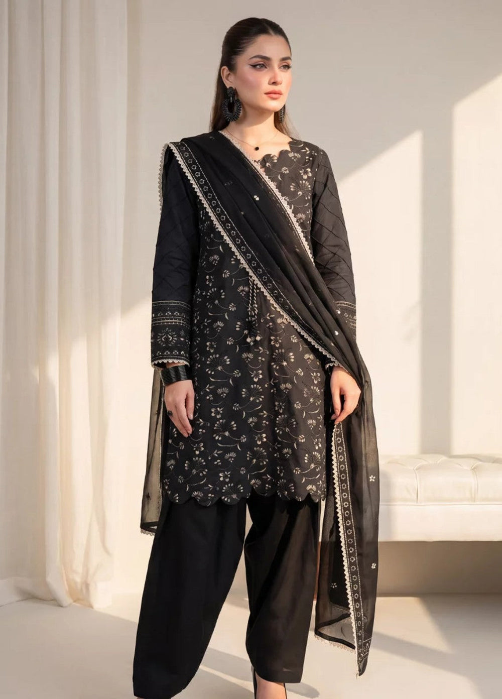 Salitex Unstitched Embroidered Lawn 3 Piece Suit SUNS8MO502 Casual Collection