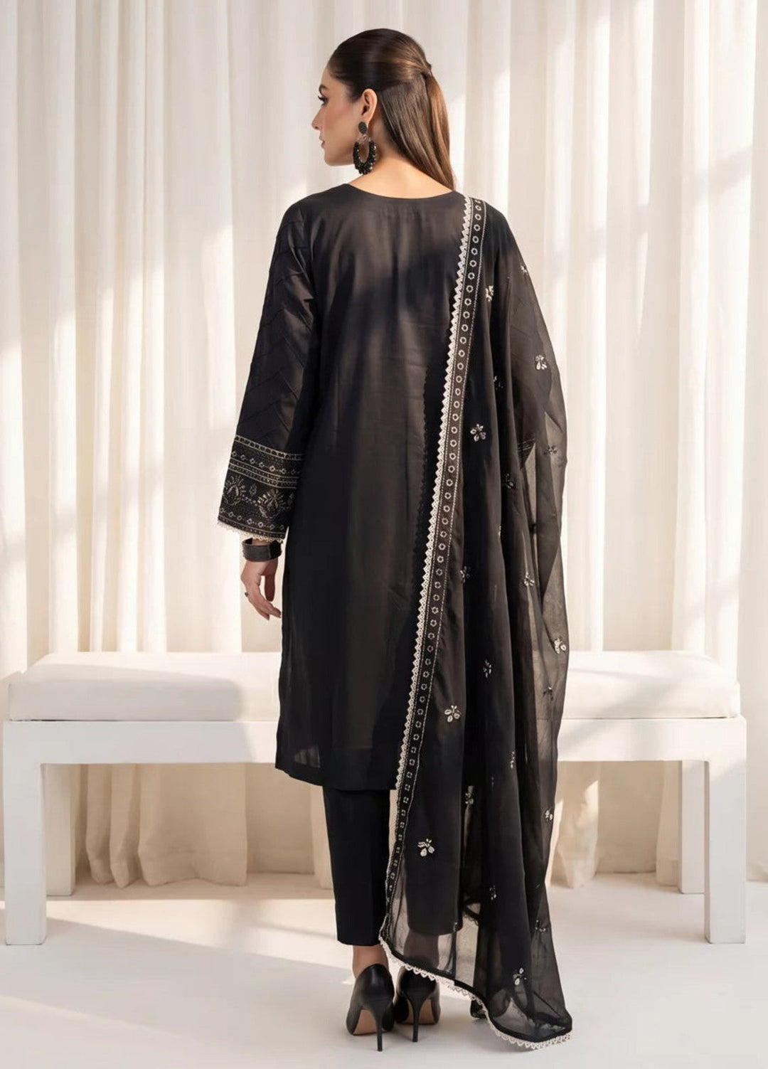 Salitex Unstitched Embroidered Lawn 3 Piece Suit SUNS8MO502 Casual Collection