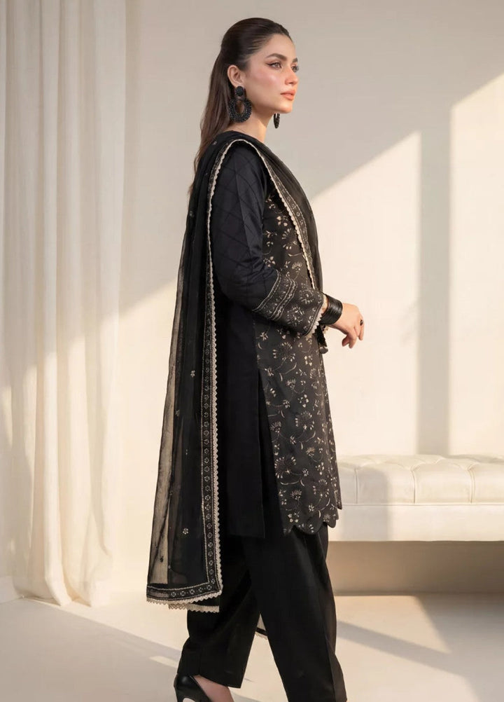 Salitex Unstitched Embroidered Lawn 3 Piece Suit SUNS8MO502 Casual Collection