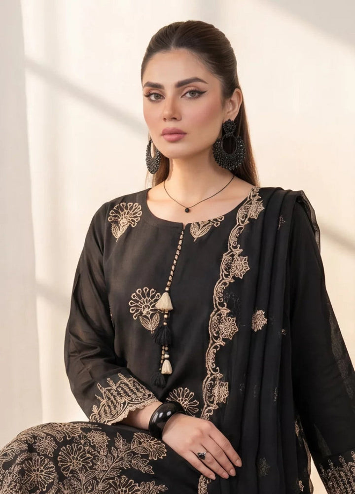 Salitex Unstitched Embroidered Lawn 3 Piece Suit SUNS8MO503 Casual Collection