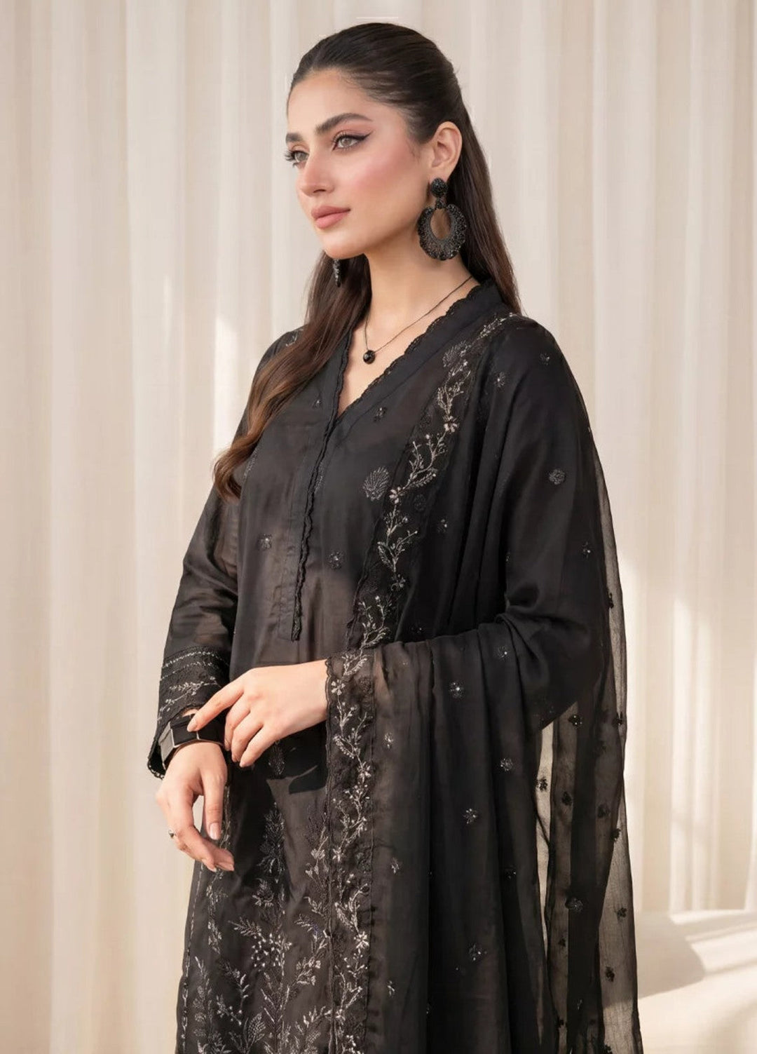 Salitex Unstitched Embroidered Lawn 3 Piece Suit SUNS8MO504 Casual Collection