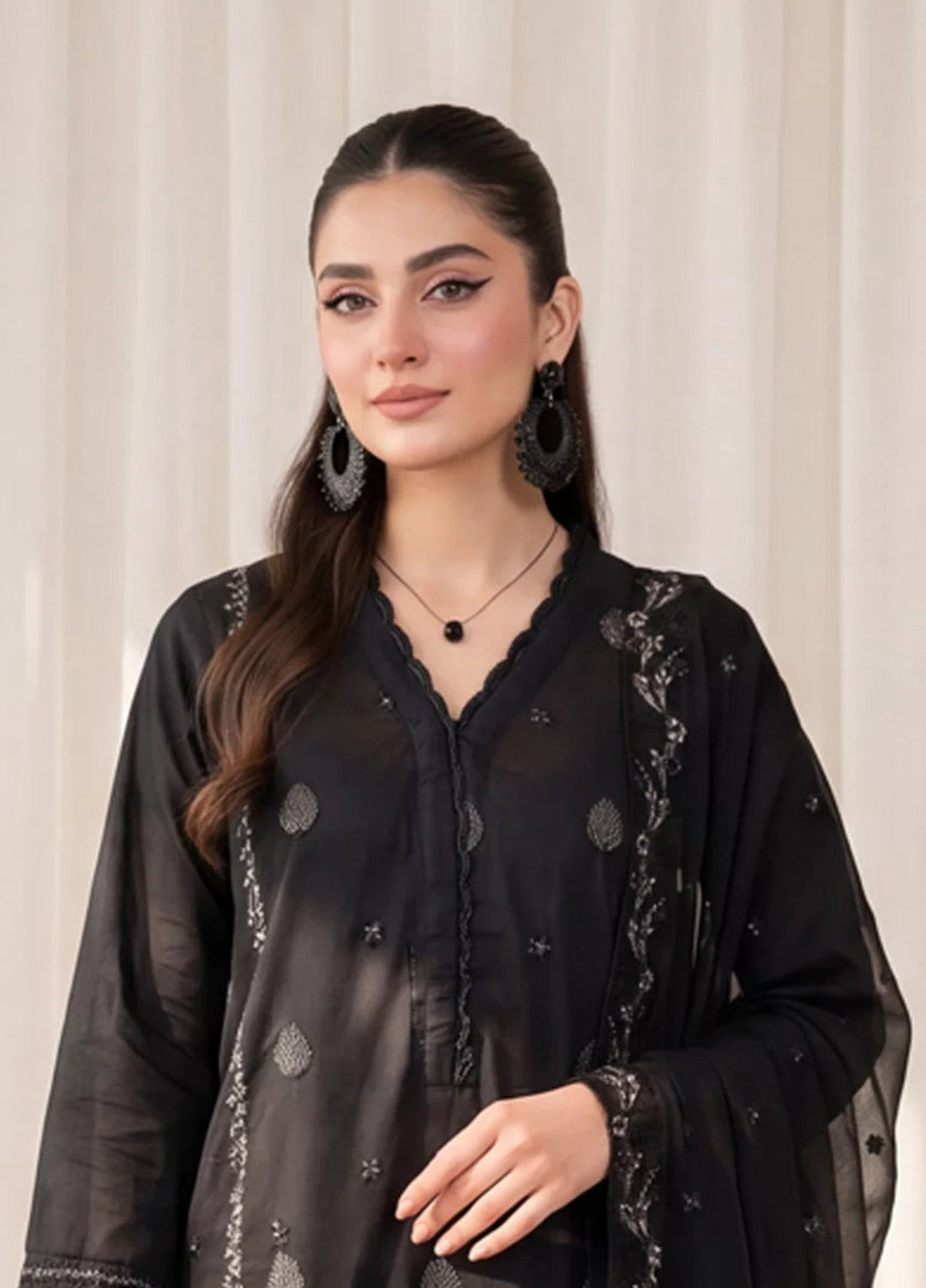 Salitex Unstitched Embroidered Lawn 3 Piece Suit SUNS8MO504 Casual Collection
