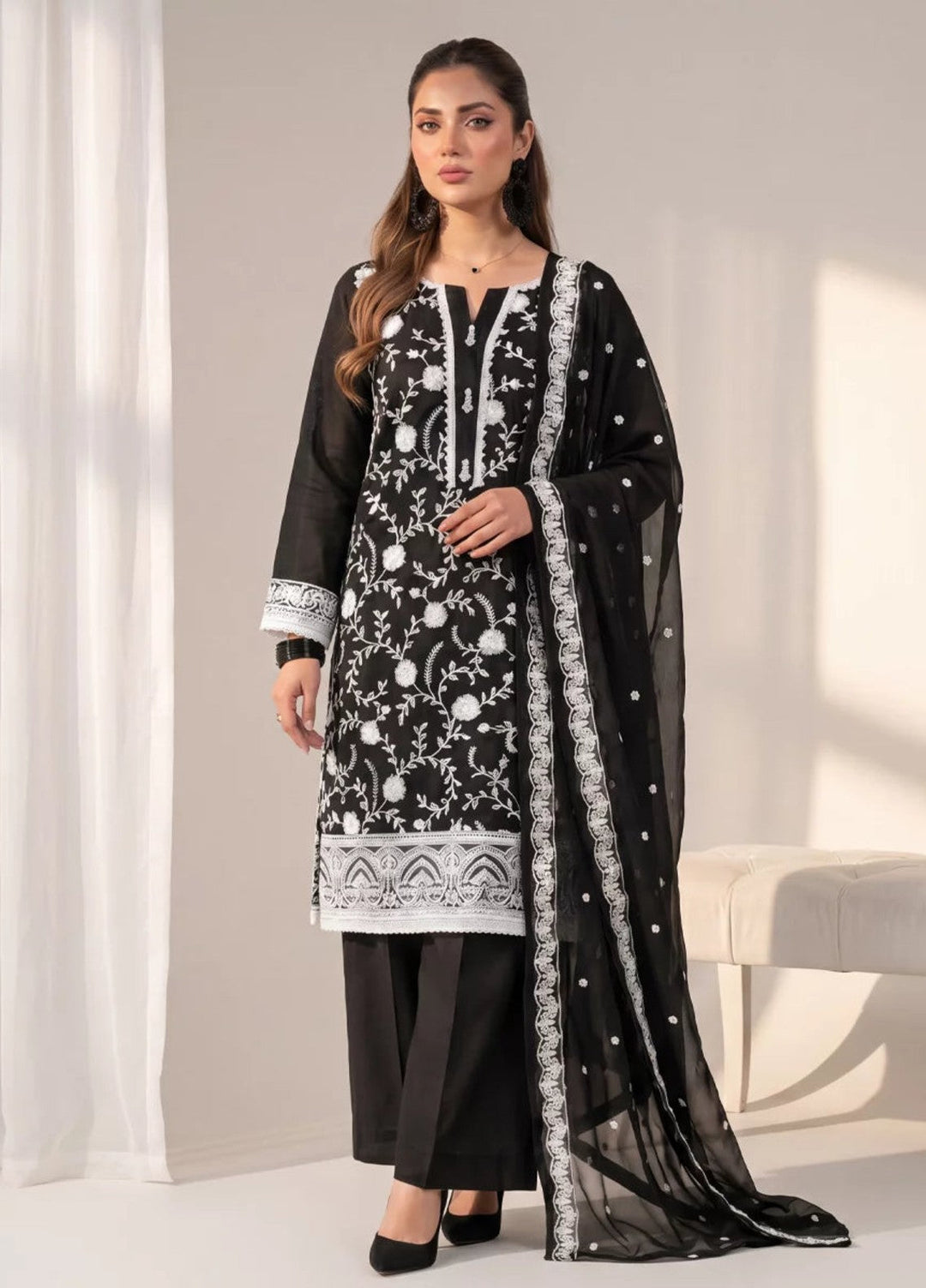 Salitex Unstitched Embroidered Lawn 3 Piece Suit SUNS8MO505 Casual Collection