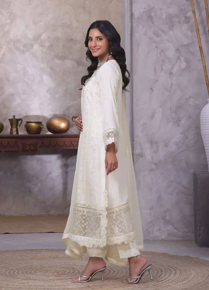 Gul Bano by Shamooz RTW Embroidered Crinkle Chiffon 3 Piece Suit SHM26RG Ivory I-CH-0020 - Festive Collection