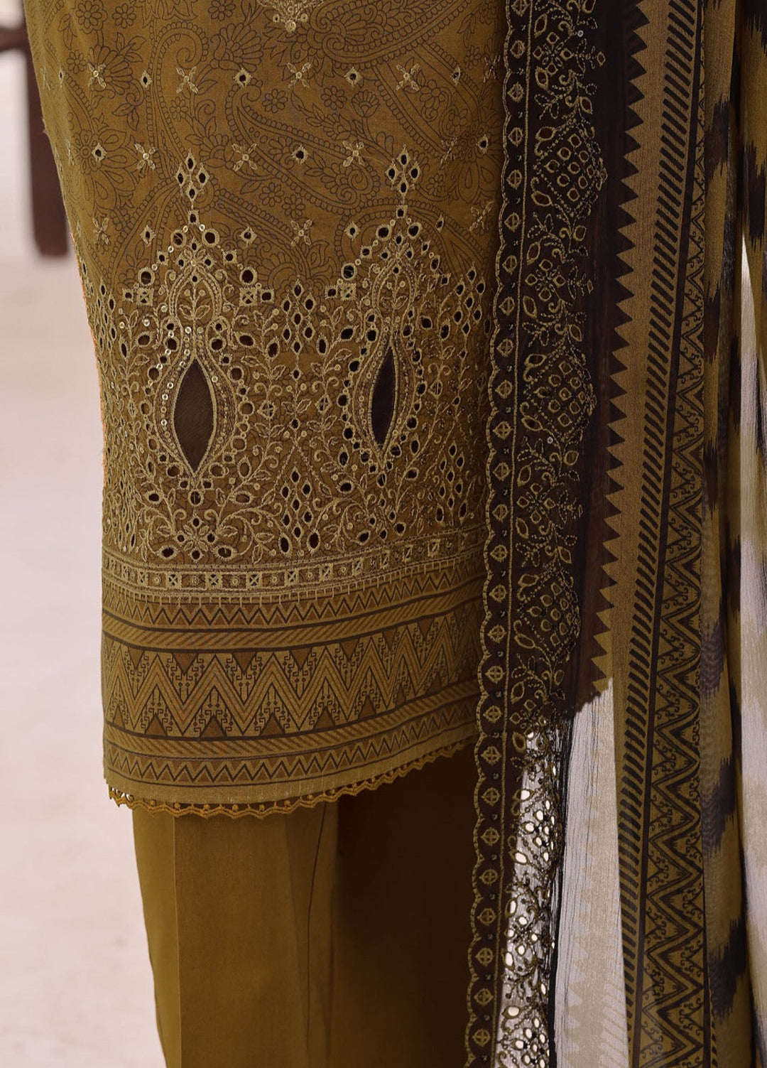 Premium Venice by HZ Textiles Unstitched Embroidered Cotton Lawn 3 Piece Suit PVE-3117 Casual Collection