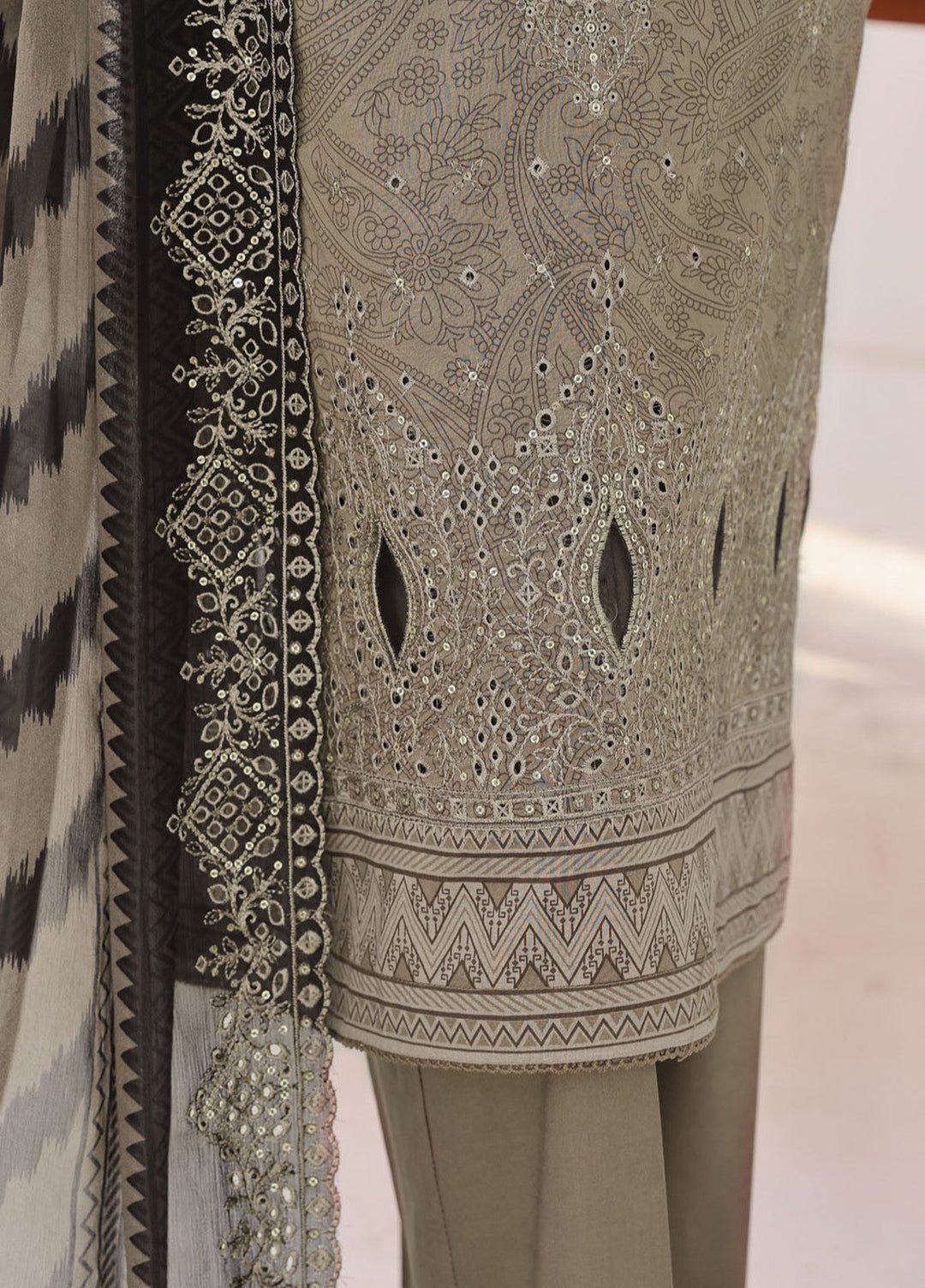 Premium Venice by HZ Textiles Unstitched Embroidered Lawn Cotton 3 Piece Suit PVE-3119 Casual Collection