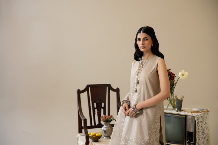 Lune Des Fleurs by Enzo RTW Embroidered Korean Silk 3 Piece Suit IZEL Festive Collection