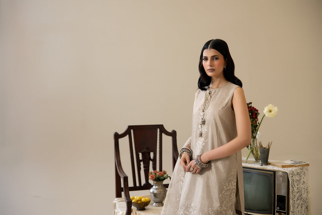 Lune Des Fleurs by Enzo RTW Embroidered Korean Silk 3 Piece Suit IZEL Festive Collection