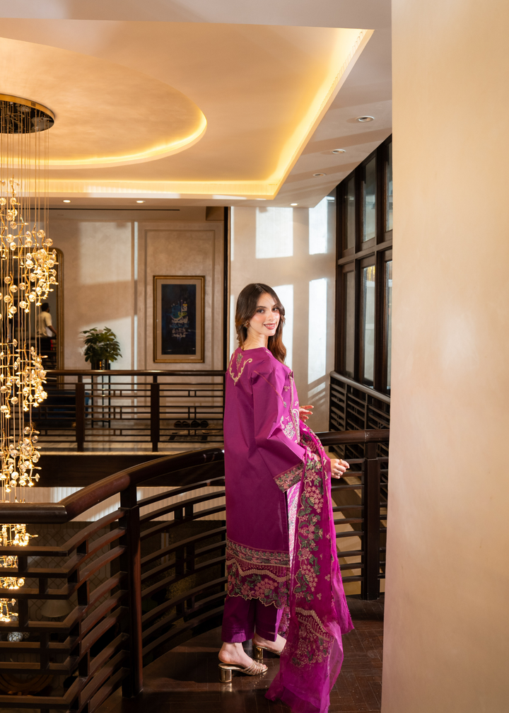 Aria By Meerak RTW Embroidered Lawn 3 Piece Suit AVENOR Festive Collection