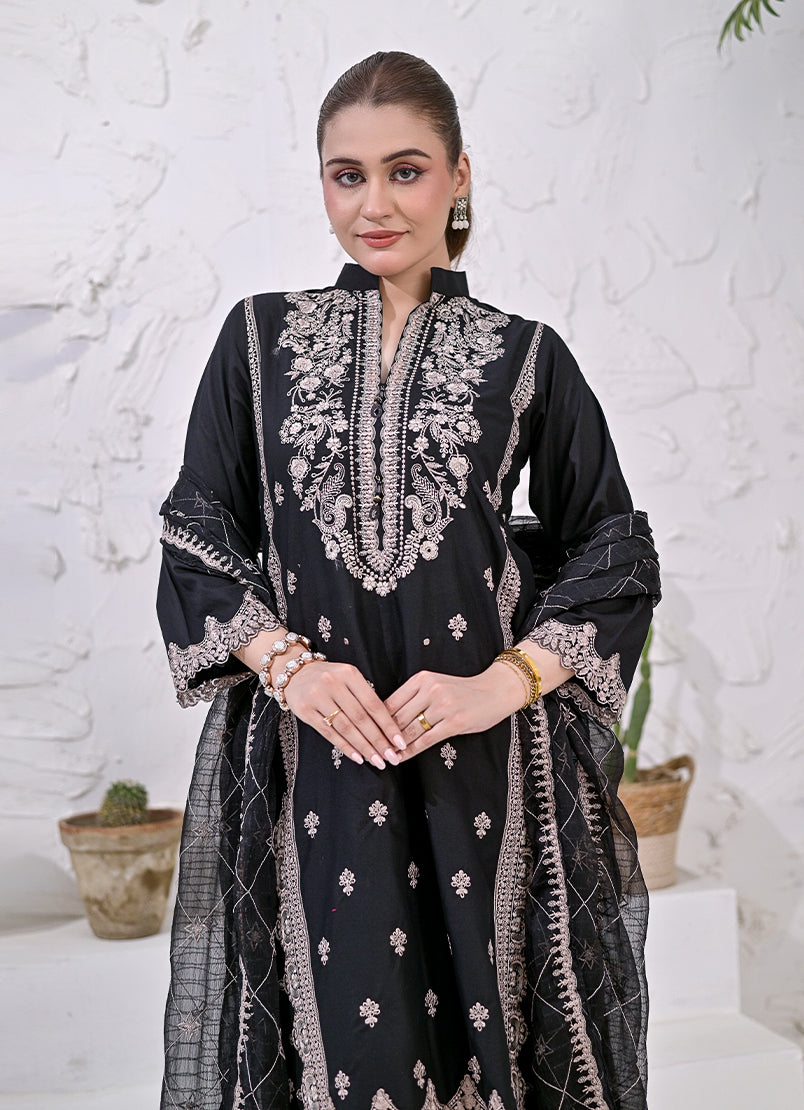 Gulbahar by Ishq e Rang RTW Embroidered Lawn 3 Piece Suit Midnight Black Festive Collection