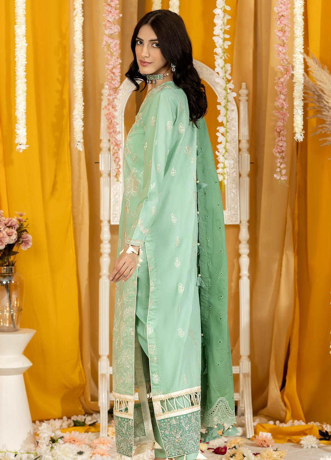 Ghazal By Humdum Embroidered Lawn Suits Unstitched 3 Piece HD23G D-08 - Summer Collection