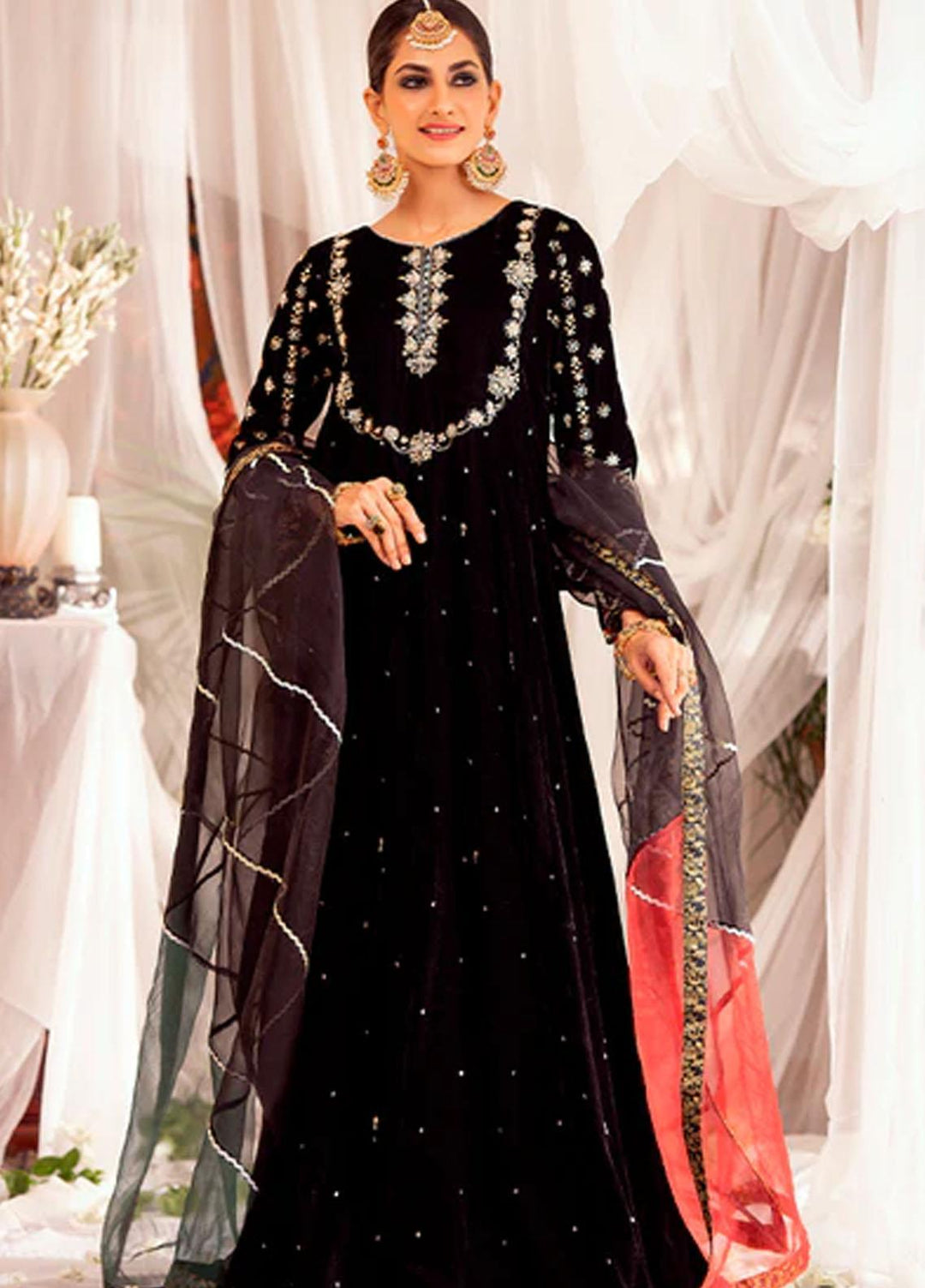 Zaaviay Luxury Pret Embroidered Velvet 2 Piece Suit ZBHM22-02 MAHGUL