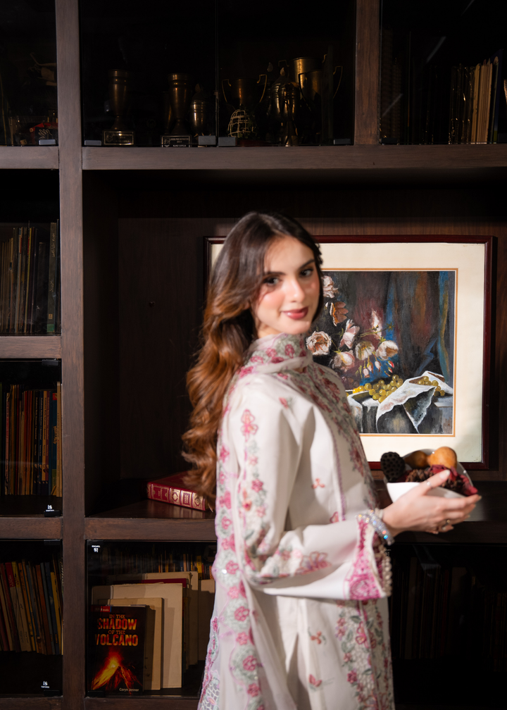Aria By Meerak RTW Embroidered Lawn 3 Piece Suit AUREMYST Festive Collection