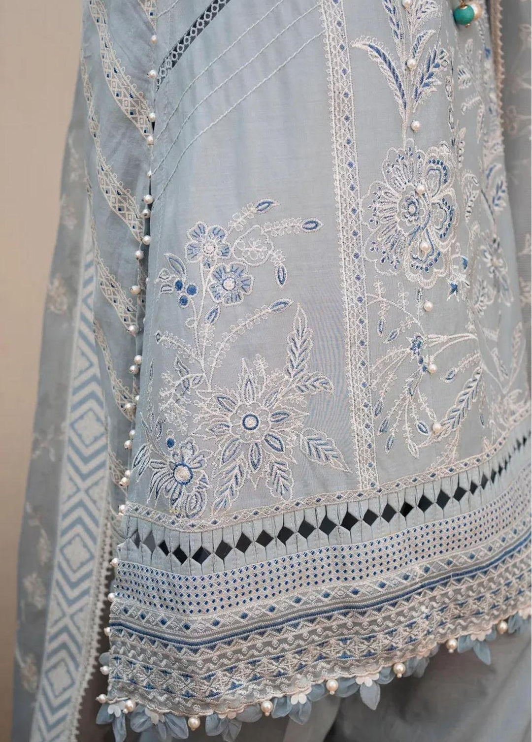 Muzlin By Sana Safinaz Embroidered Lawn Suits Unstitched 3 Piece SS23MZ 7A - Summer Collection