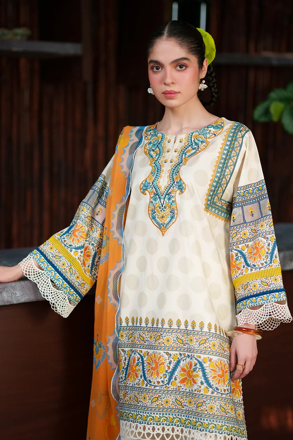Laanem by Saira Rizwan Unstitched Embroidered Lawn 3 Piece Suit SR26ULL AZURA-A - Summer Collection
