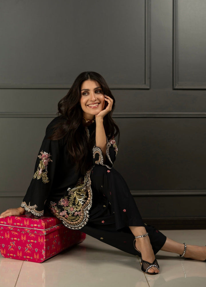 Noore by Amal RTW Embroidered Blended Lawn 2 Piece Suit Mehar Casual Collection