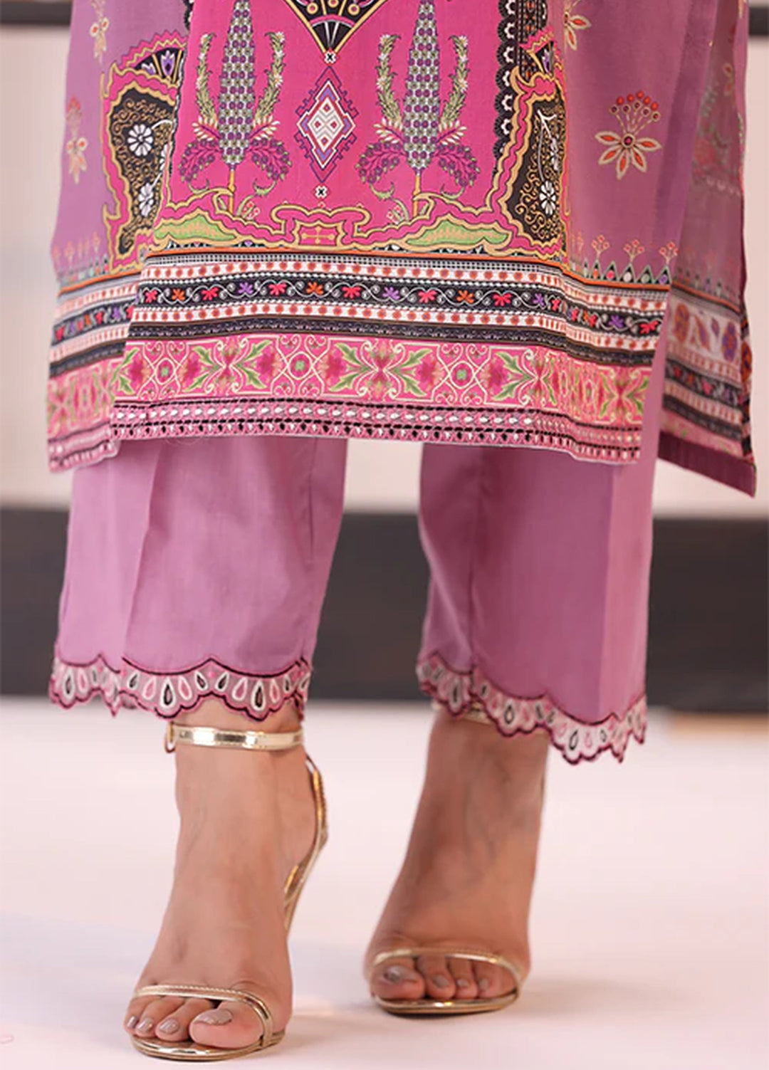 La Elise Women Unstitched Embroidered Lawn 3 Piece Suit 0001201 Cairo - Casual Collection