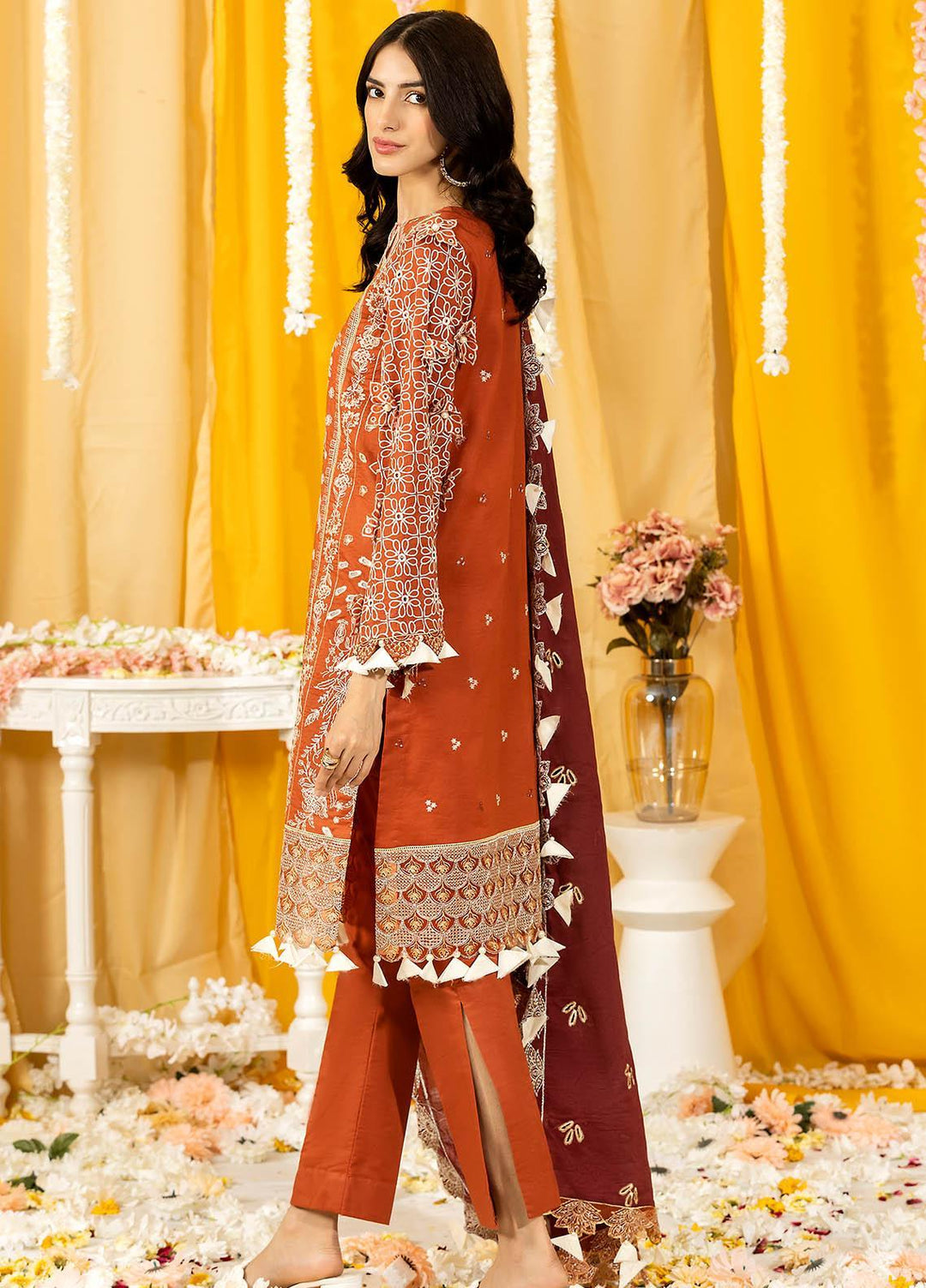 Ghazal By Humdum Embroidered Lawn Suits Unstitched 3 Piece HD23G D-07 - Summer Collection