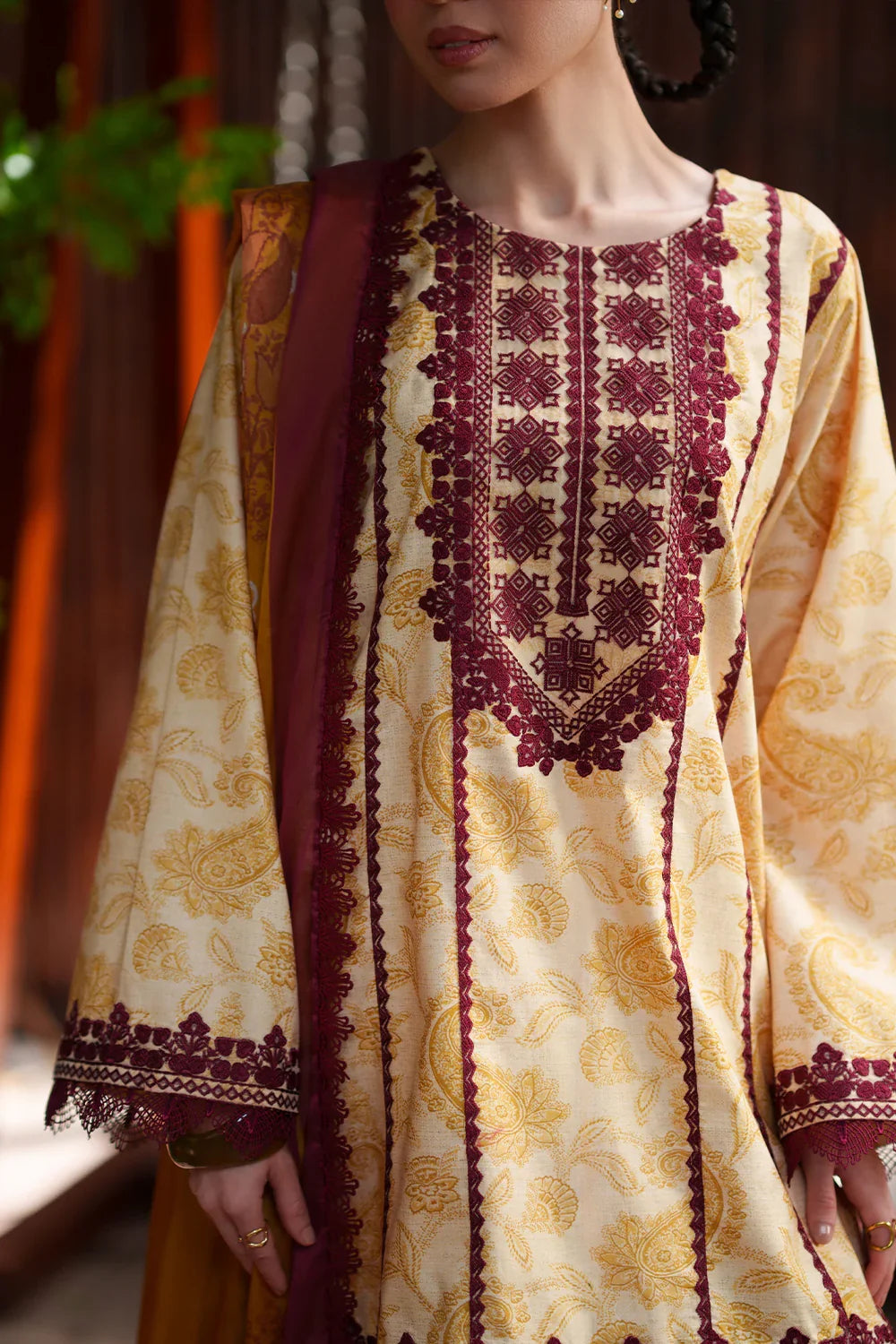 Laanem by Saira Rizwan Unstitched Embroidered Lawn 3 Piece Suit SR26ULL ZAREEN-A - Summer Collection