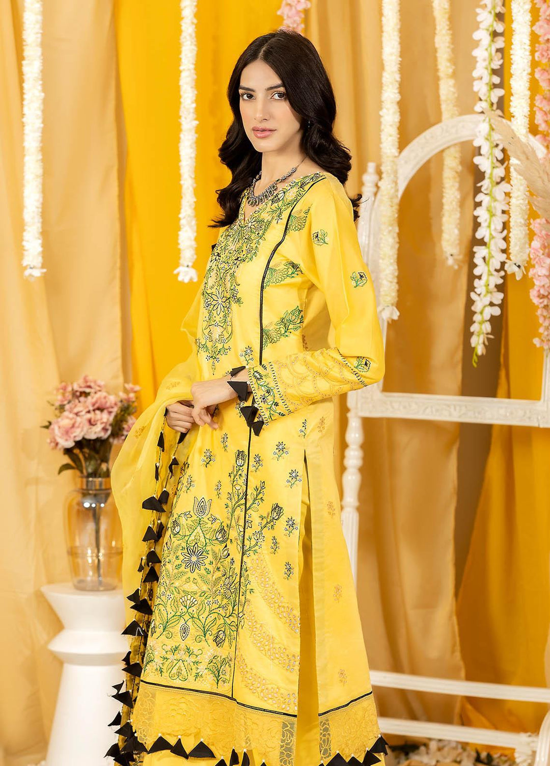 Ghazal By Humdum Embroidered Lawn Suits Unstitched 3 Piece HD23G D-06 - Summer Collection
