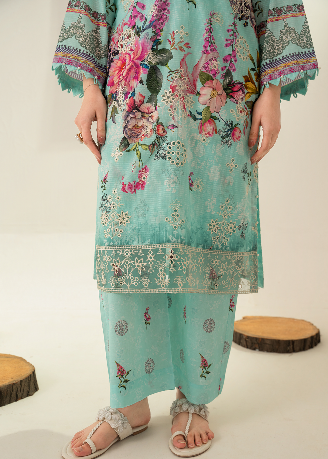 Solace by Meerak RTW Embroidered Lawn 3 Piece Suit DL-07 - Casual Collection