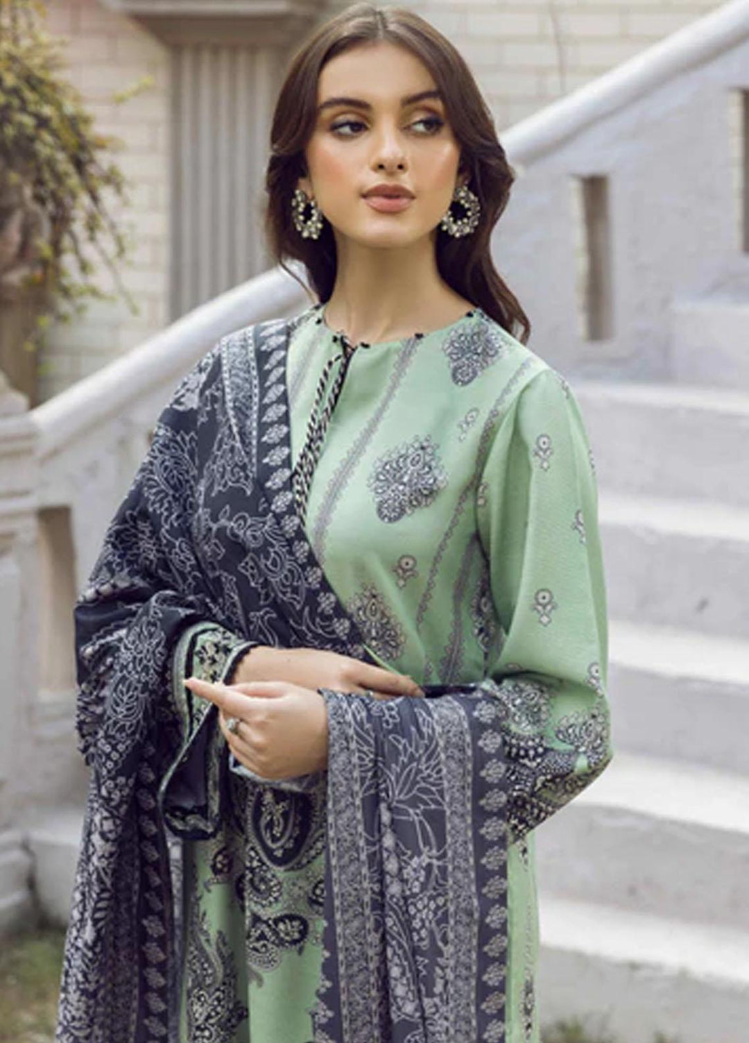 Winter Blossoms By Seran Embroidered Viscose Suits Unstitched 3 Piece SRN22WB 06 Daisy - Winter Collection