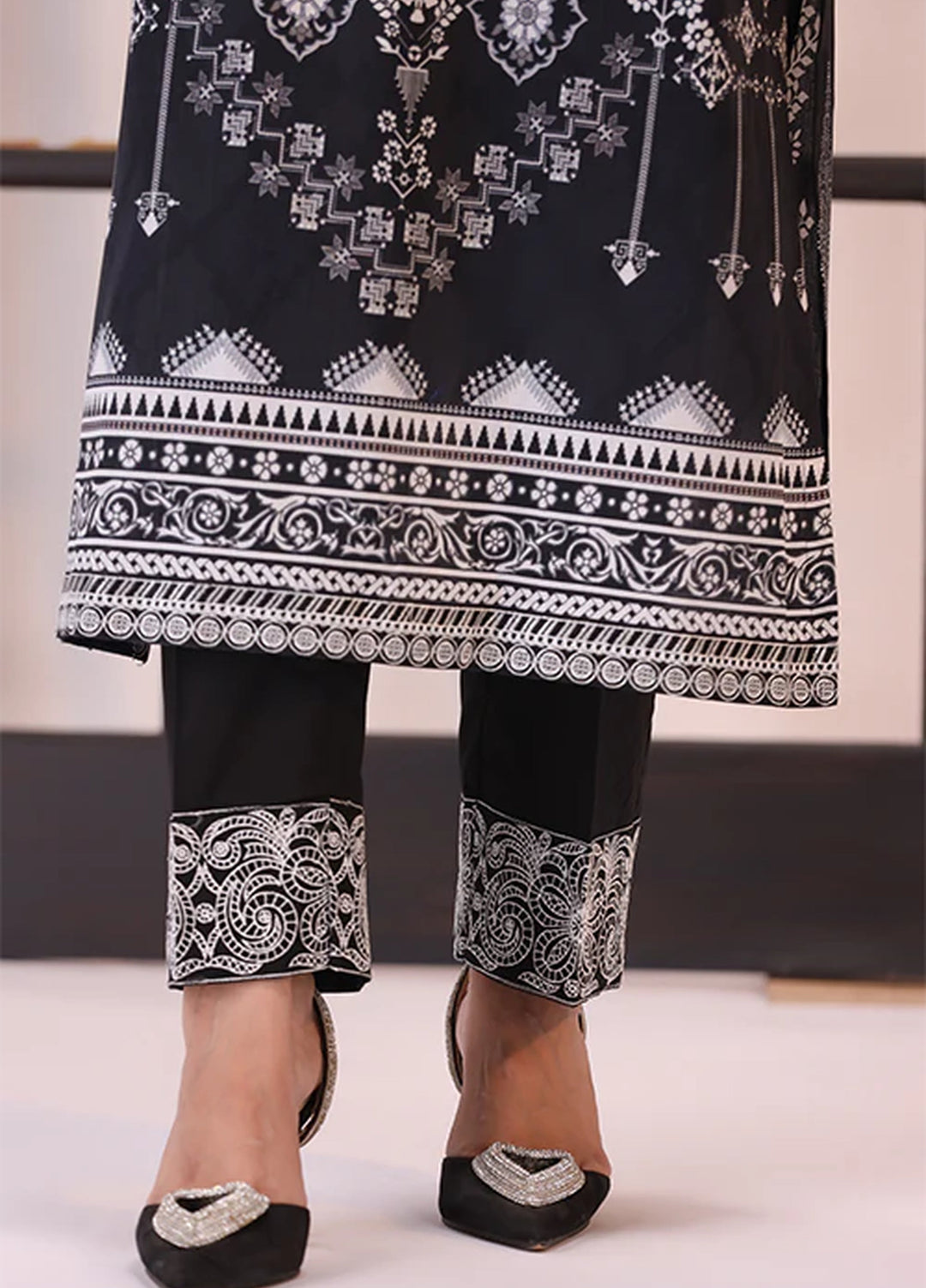 La Elise Women Unstitched Embroidered Lawn 3 Piece Suit 0001209 Zara - Festive Collection