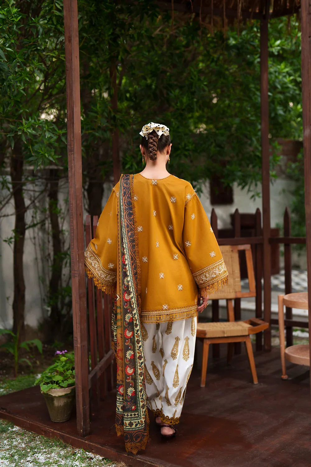 Laanem by Saira Rizwan Unstitched Embroidered Lawn 3 Piece Suit SR26ULL ZOYA-B - Summer Collection