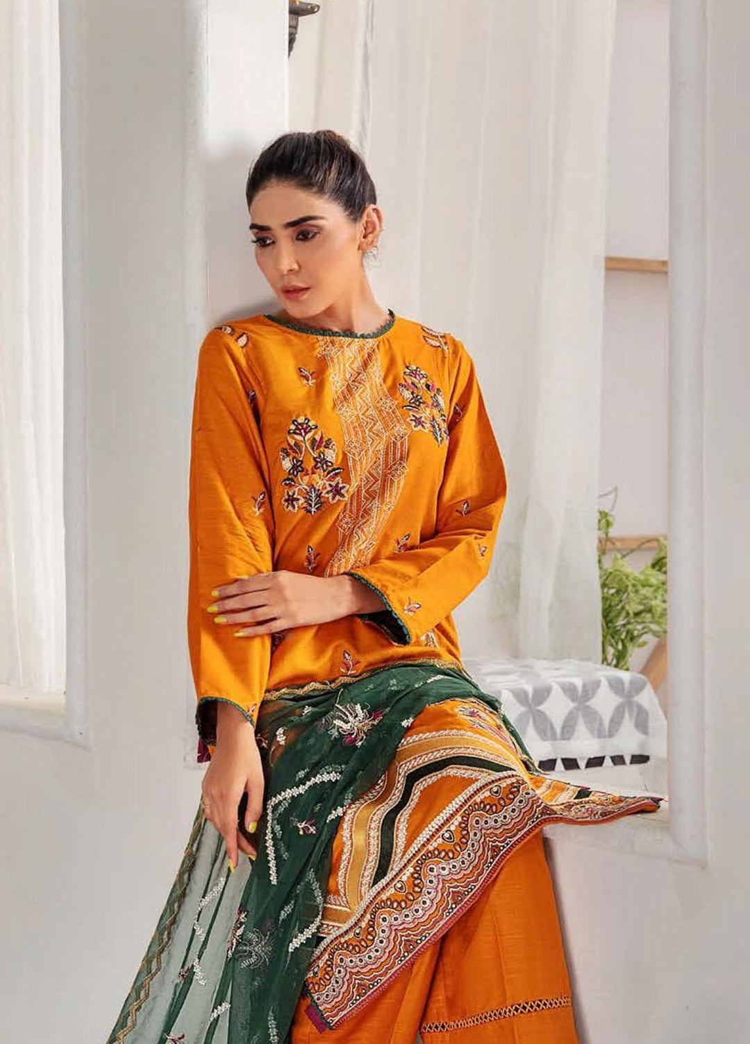 Noir By Humdum Embroidered Linen Suits Unstitched 3 Piece HD22N D-05 - Winter Collection