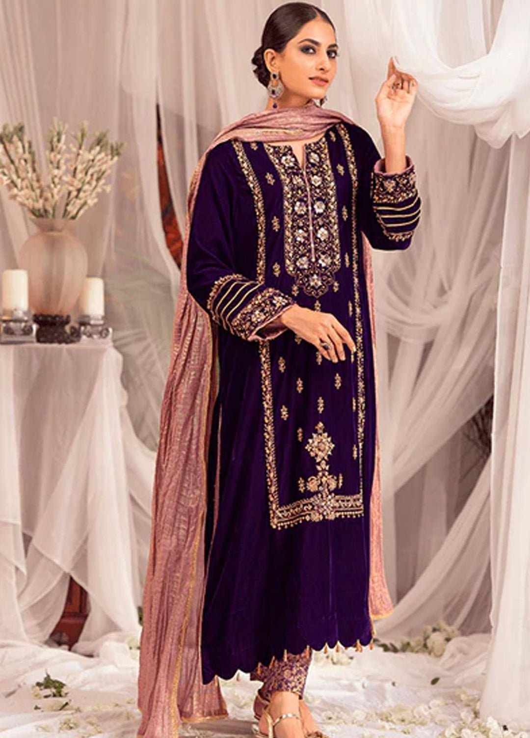 Zaaviay Luxury Pret Embroidered Velvet 3 Piece Suit ZBHM22-06 MEHLIKA