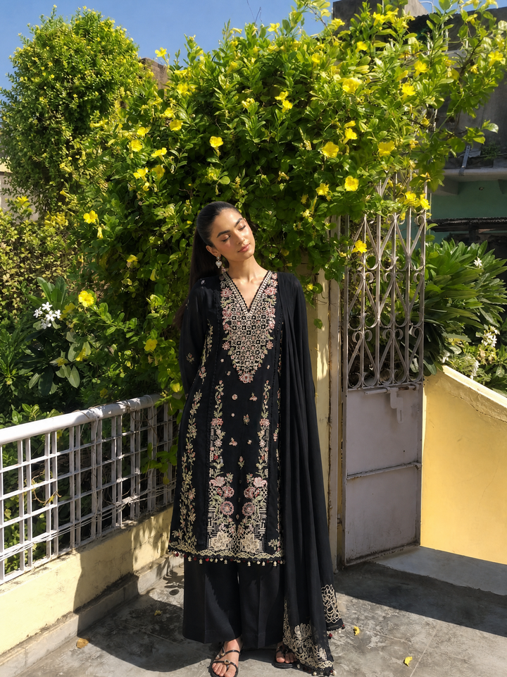 Eclat Premium by Seran Unstitched Embroidered Lawn 3 Piece Suit SN26ULE Noirea D-03 - Summer Collection