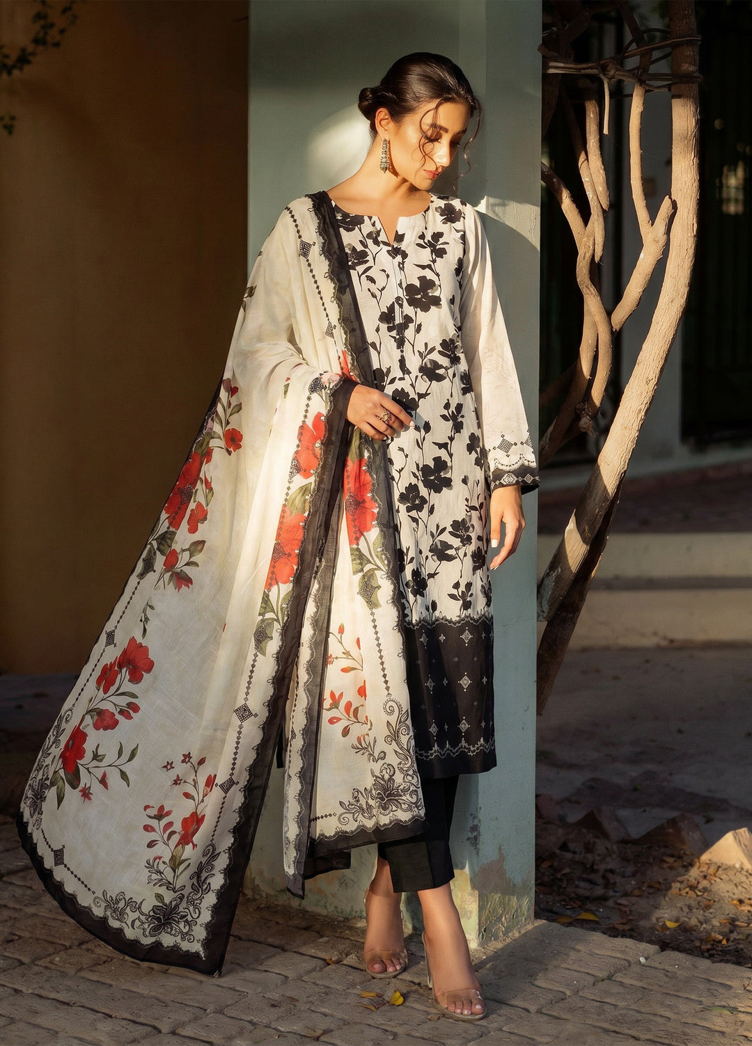 Art N Craft by HZ Textiles RTW Printed Lawn 3 Piece Suit Black - Summer Collection