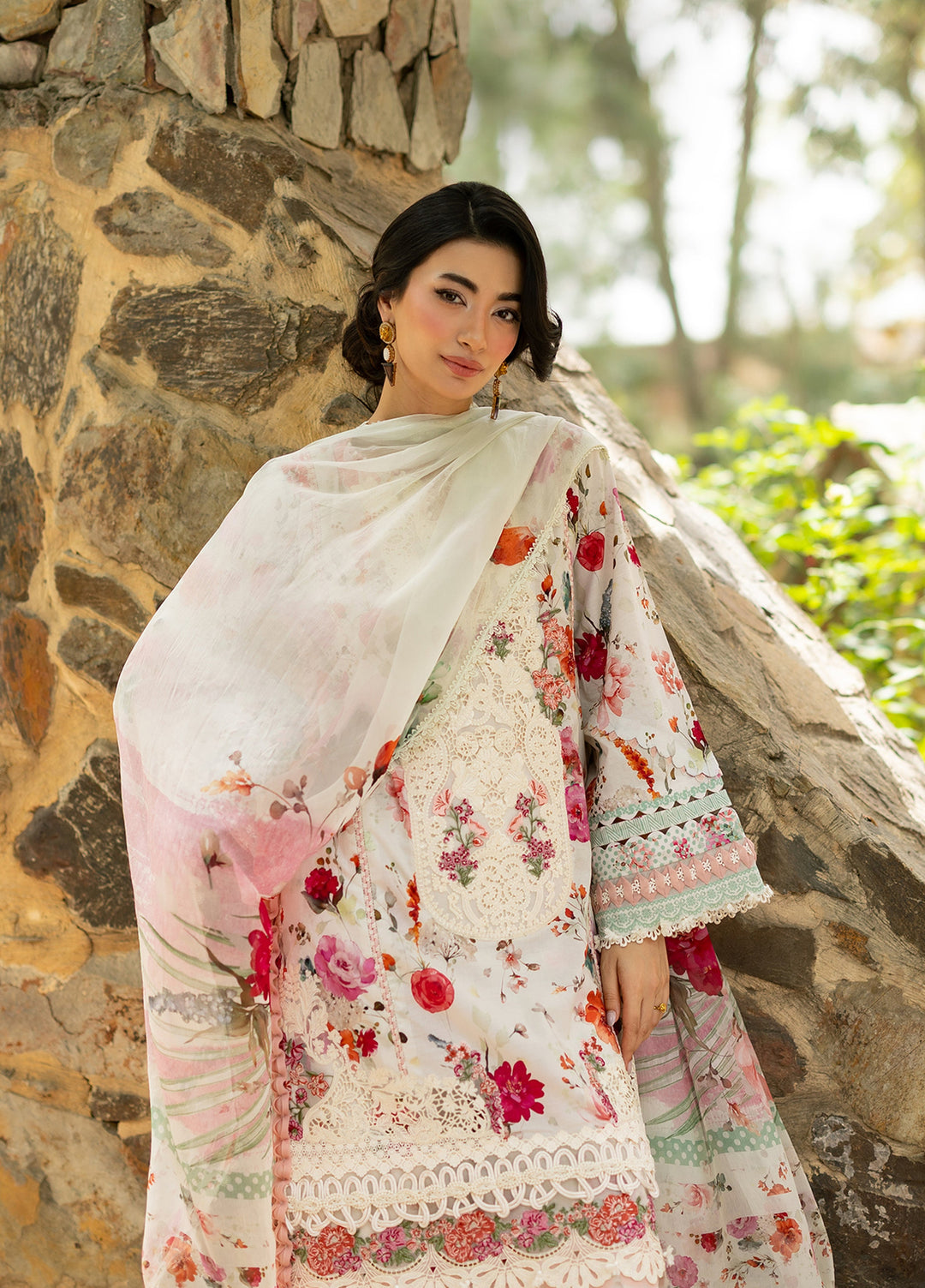 Signature by Elaf Unstitched Embroidered Lawn 3 Piece Suit EL26USLE Claire ESG-4A - Eid Collection