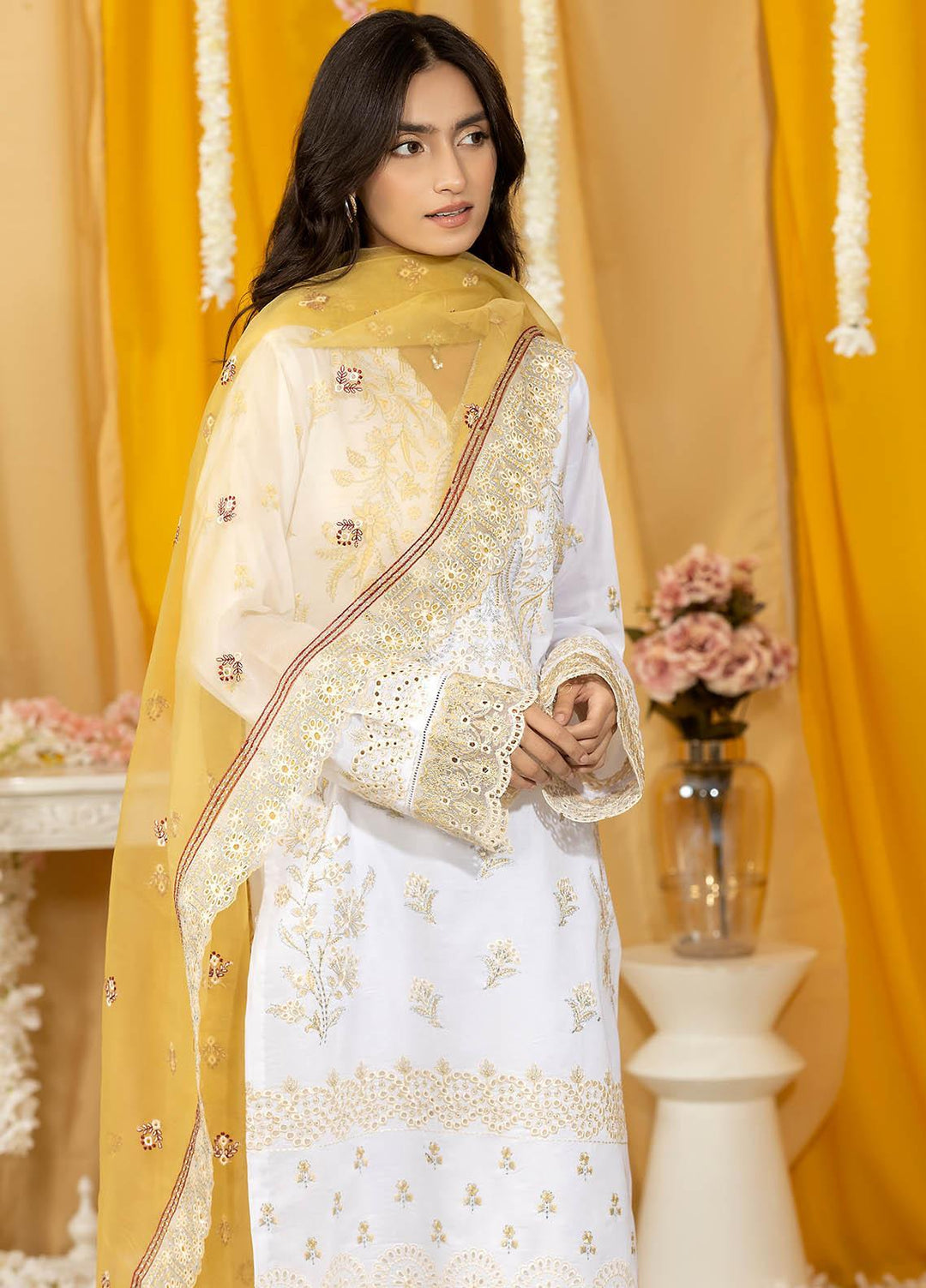 Ghazal By Humdum Embroidered Lawn Suits Unstitched 3 Piece HD23G D-02 - Summer Collection