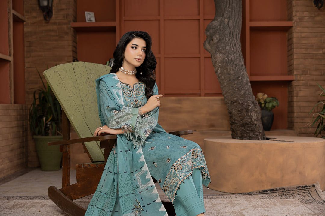 Noore Luxe by Waresha RTW Embroidered Lawn 3 Piece Suit Roshan Ara Festive Collection