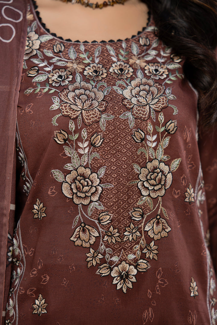 Noore Luxe by Waresha RTW Embroidered Lawn 3 Piece Suit Mah-e-Noor Festive Collection