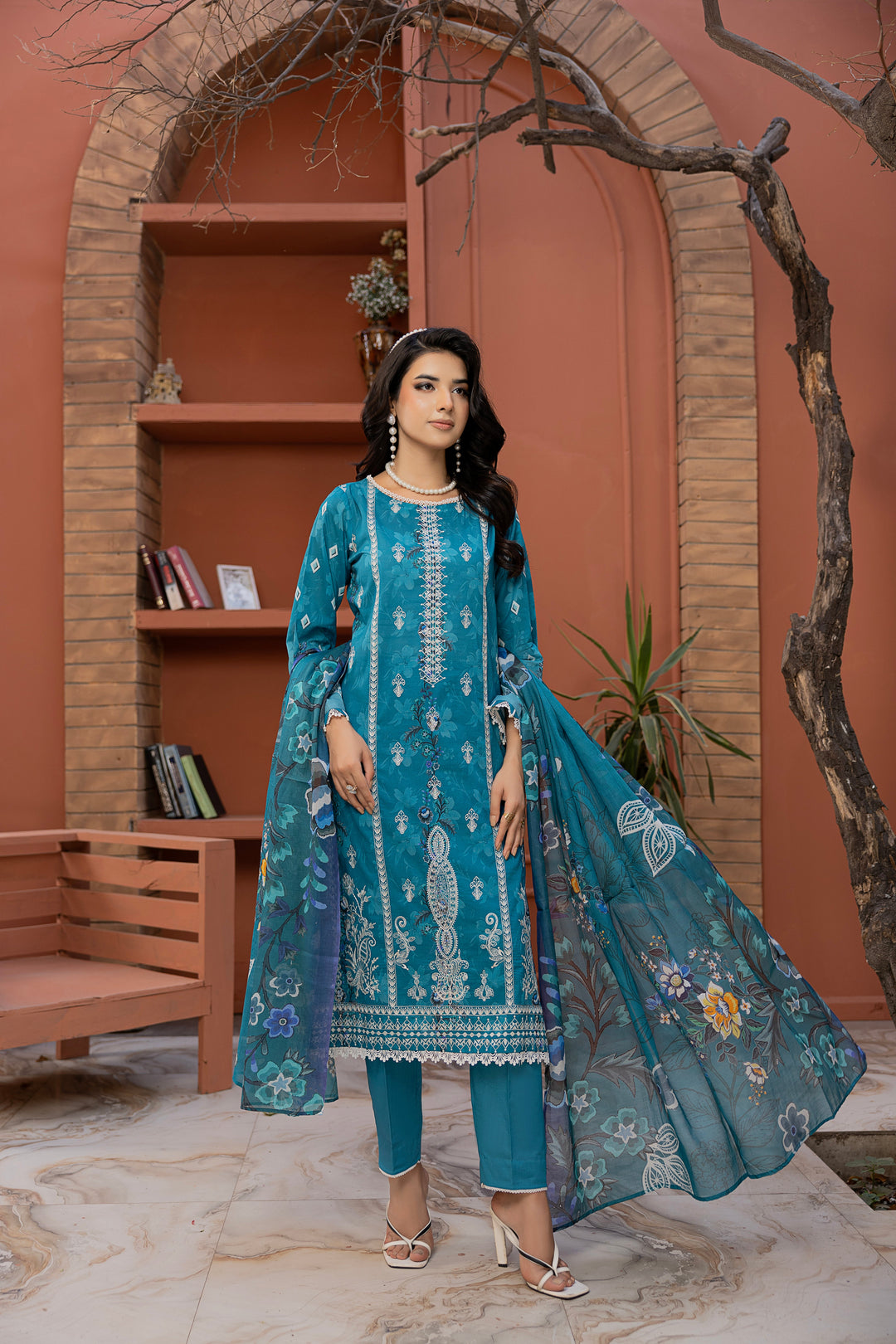 Noore Luxe by Waresha RTW Embroidered Lawn 3 Piece Suit Sahar Elan Festive Collection