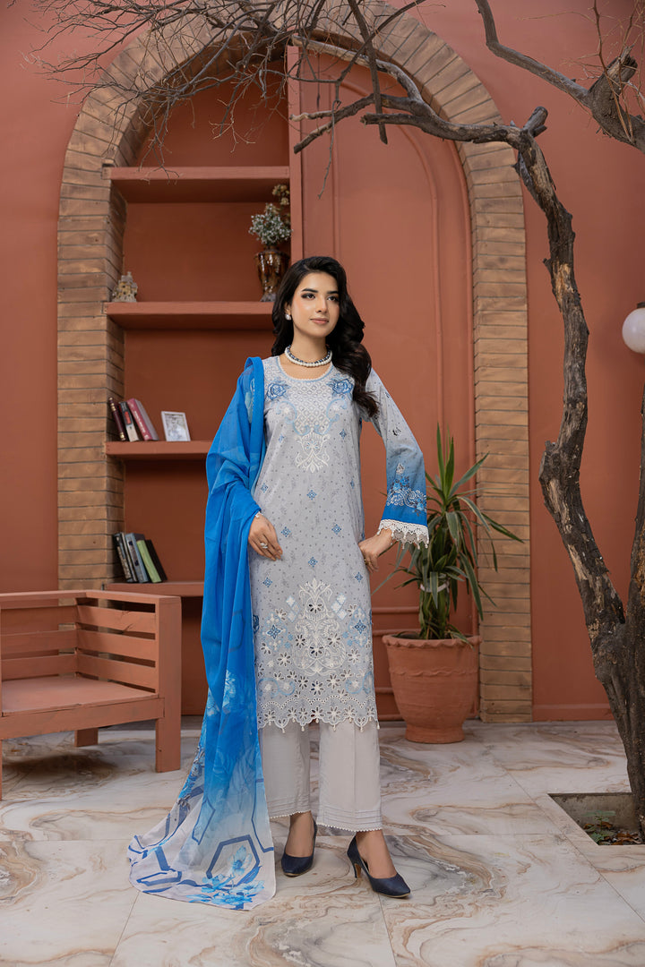 Noore Luxe by Waresha RTW Embroidered Lawn 3 Piece Suit Gulbahar Muse Festive Collection