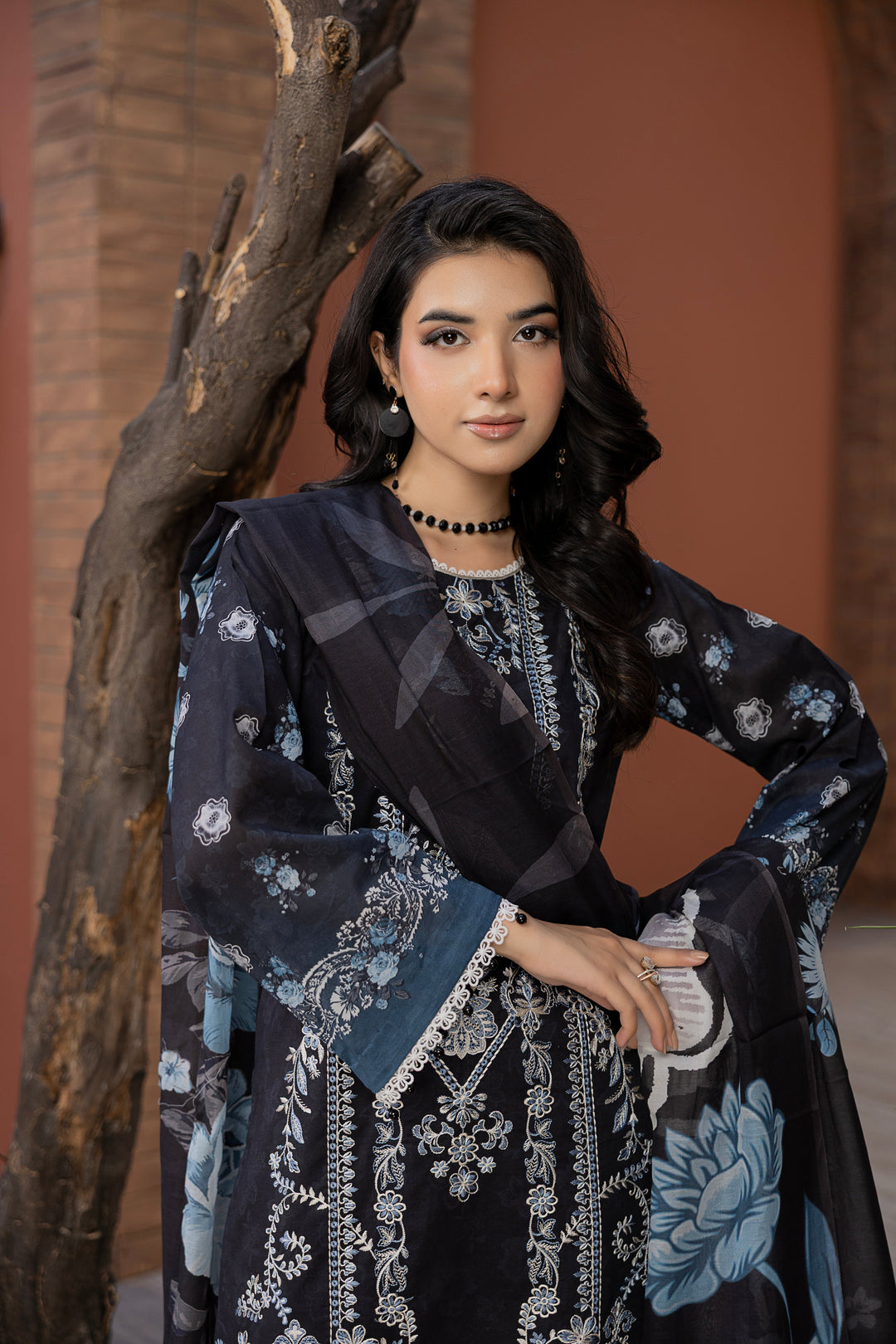 Noore Luxe by Waresha RTW Embroidered Lawn 3 Piece Suit Nooristan Grace Festive Collection